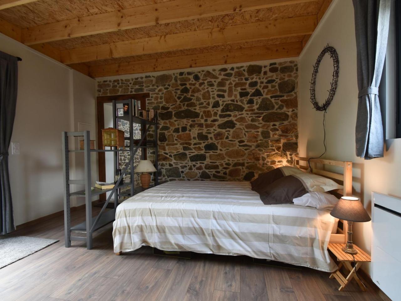 Villa Breton Stone House In Saint Gilles Les Bois Exterior foto